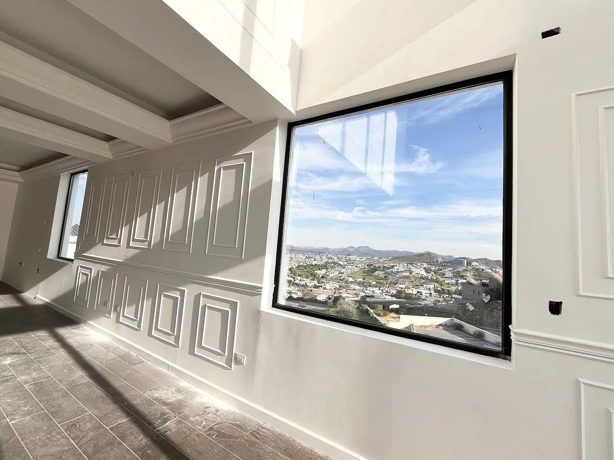Penthouse de 2 Recámaras y 2.5 Baños en Zona Barrancas Renta o Venta en — foto 2