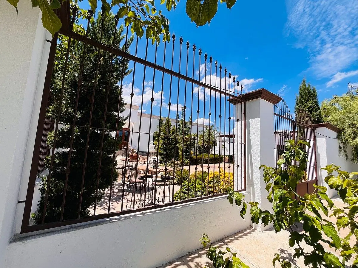 Residencia Amueblada en Esquina C/4 Recámaras y Gran Área Social en Venta 553 M2 — foto 5