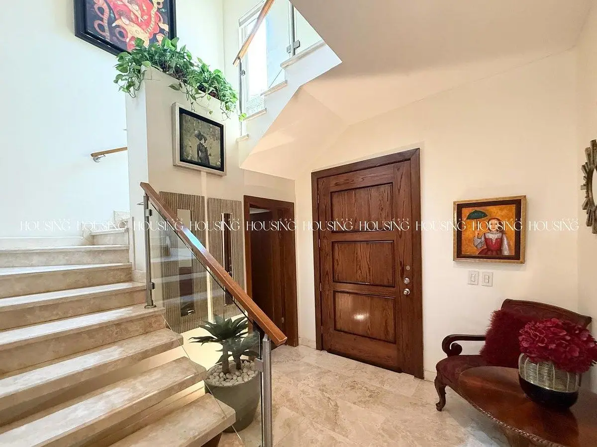 Casa en Venta en Valle Escondido con Paneles Solares — foto 2