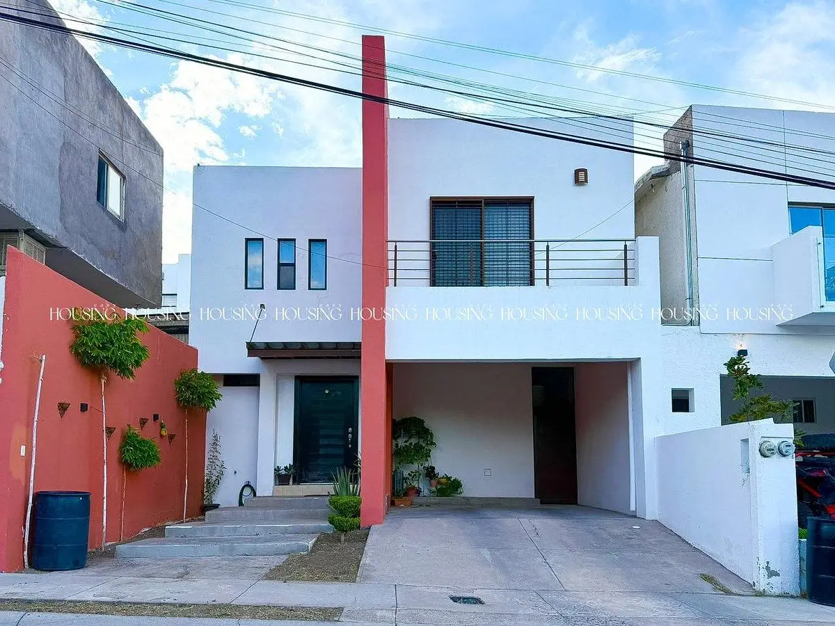 Casa en Venta al Norte Frente a Parque