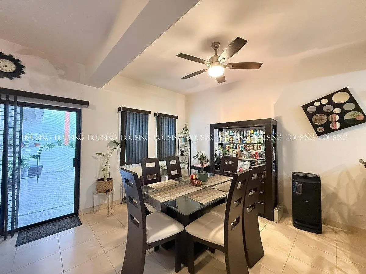 Casa en Venta al Norte Frente a Parque — foto 5
