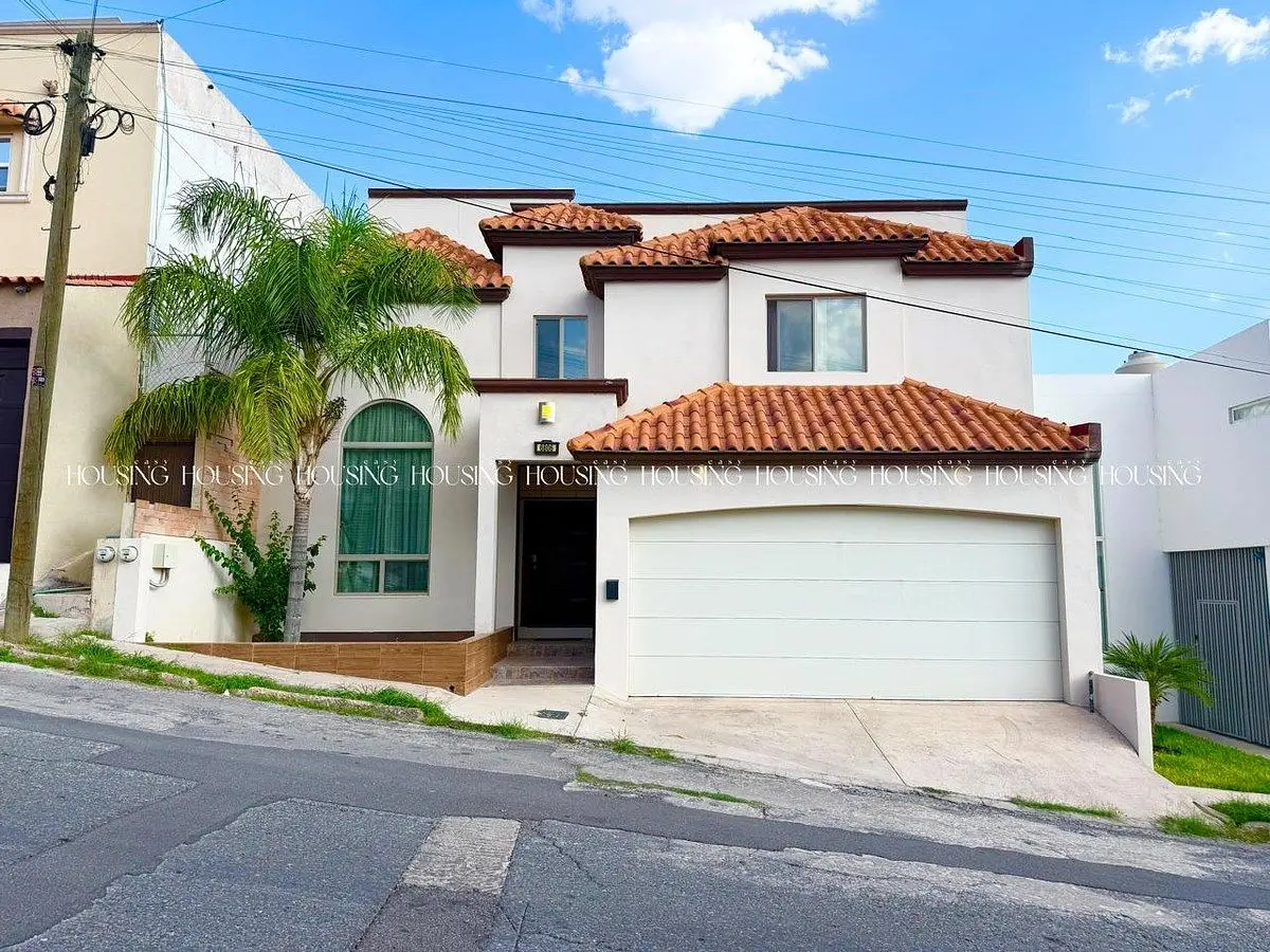 Casa en Renta Amueblada en Lomas Altas