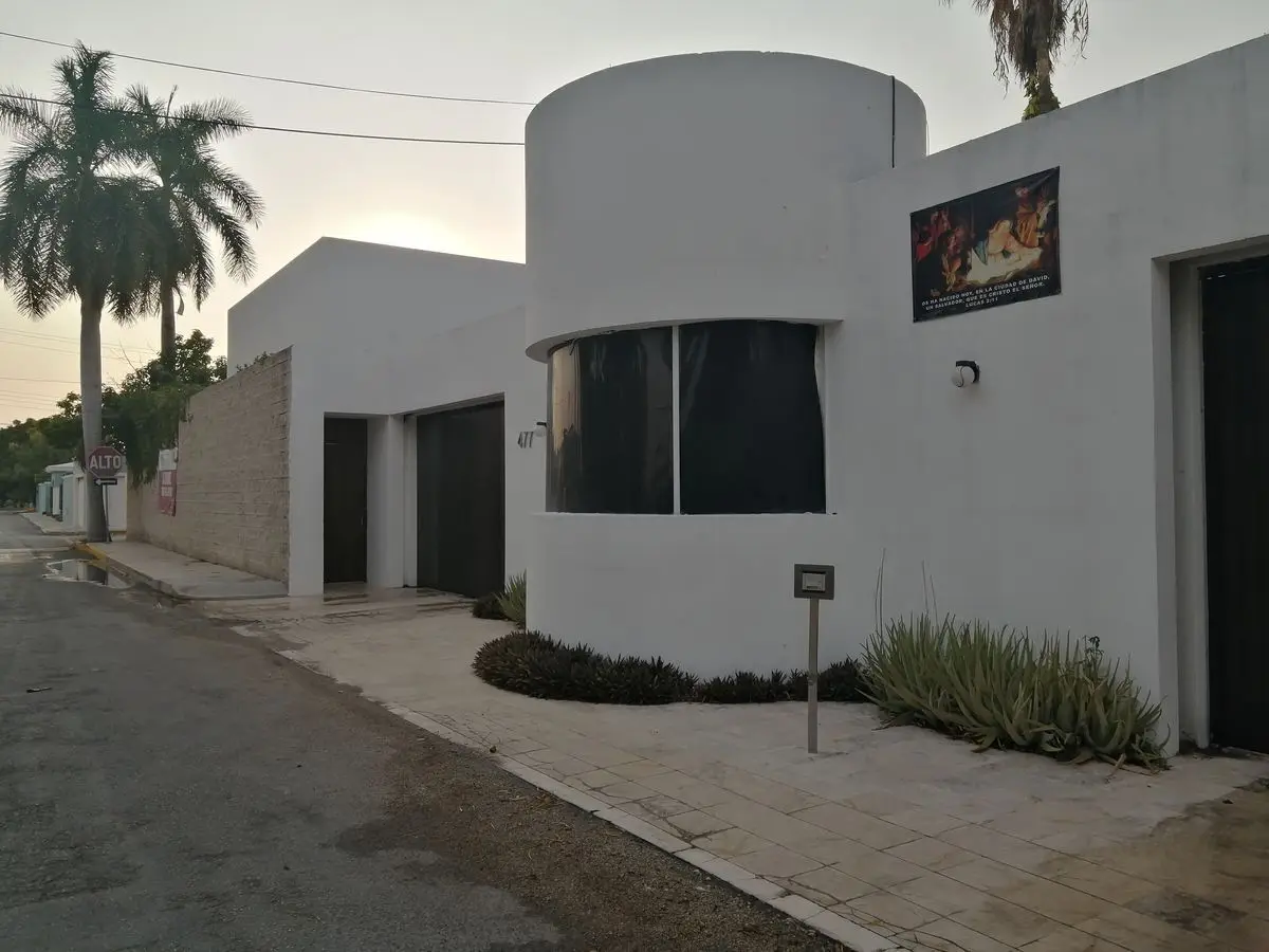 Mansión en Mérida con alberca y amplio jardín — foto 2
