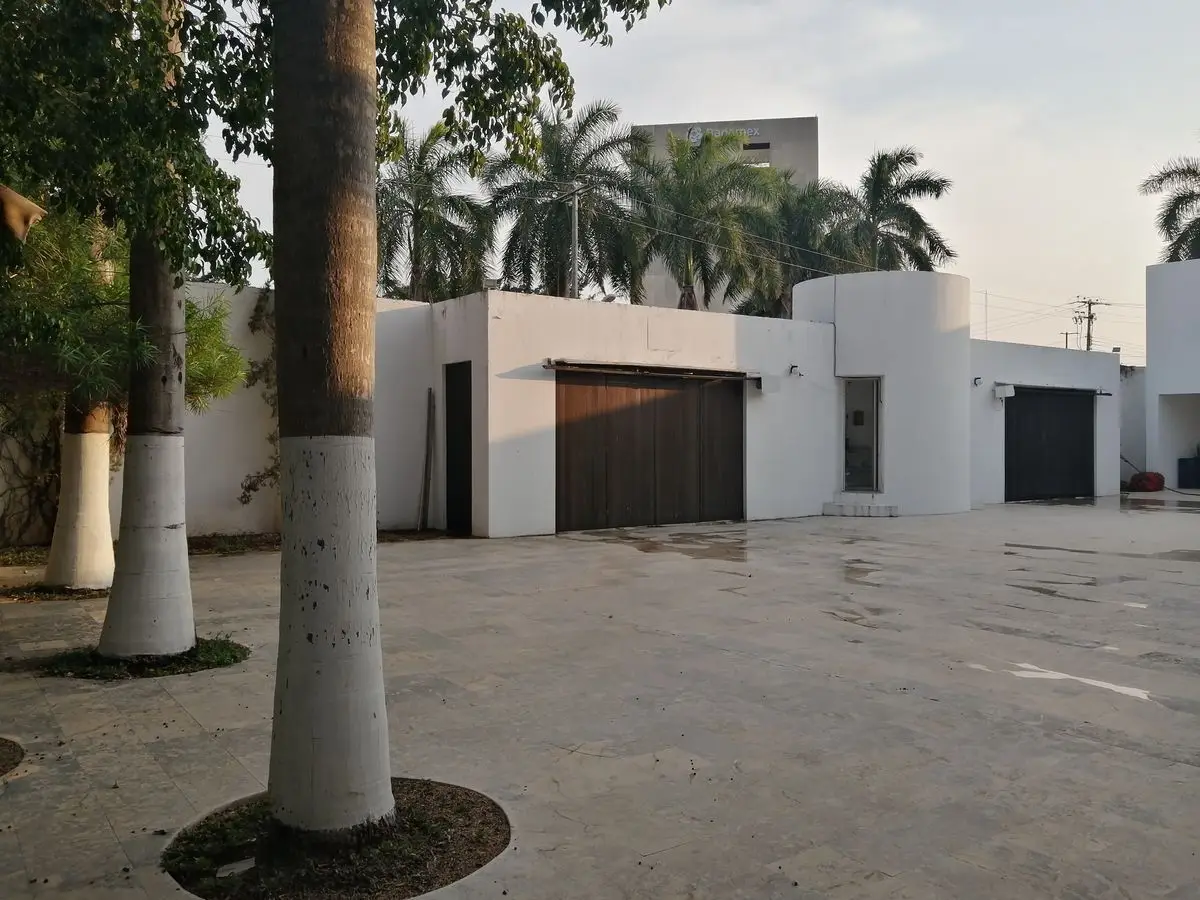 Mansión en Mérida con alberca y amplio jardín — foto 6