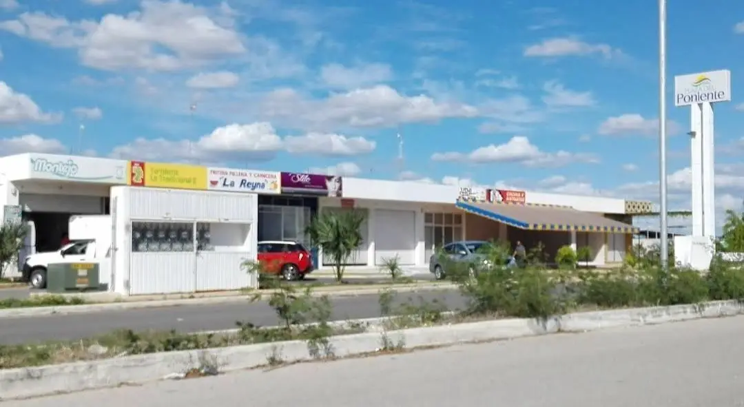 12 Locales comerciales la Plaza del Poniente,Opichen Mérida, Yucatán — foto 3