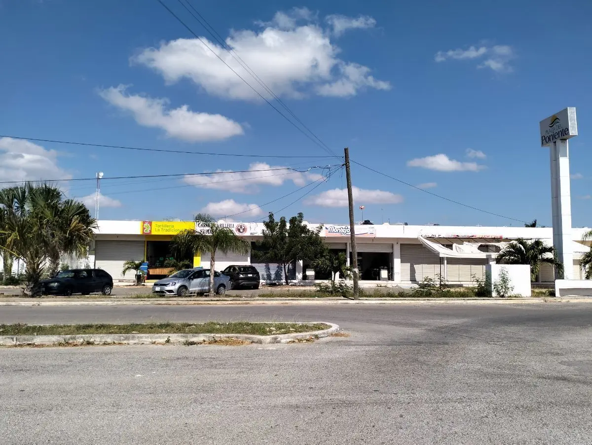 12 Locales comerciales la Plaza del Poniente,Opichen Mérida, Yucatán — foto 5