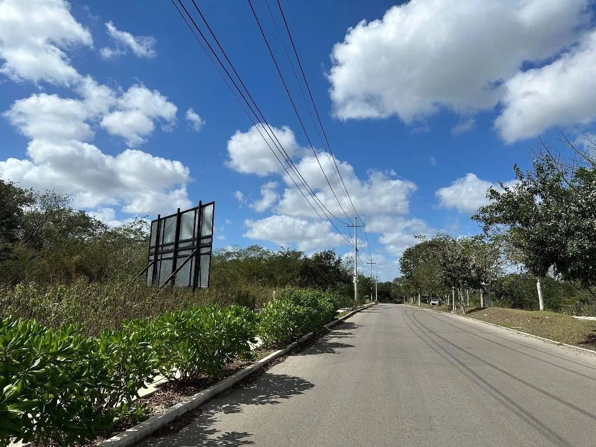 Terrenos en venta sobre avenida URBANIZADOS — foto 2