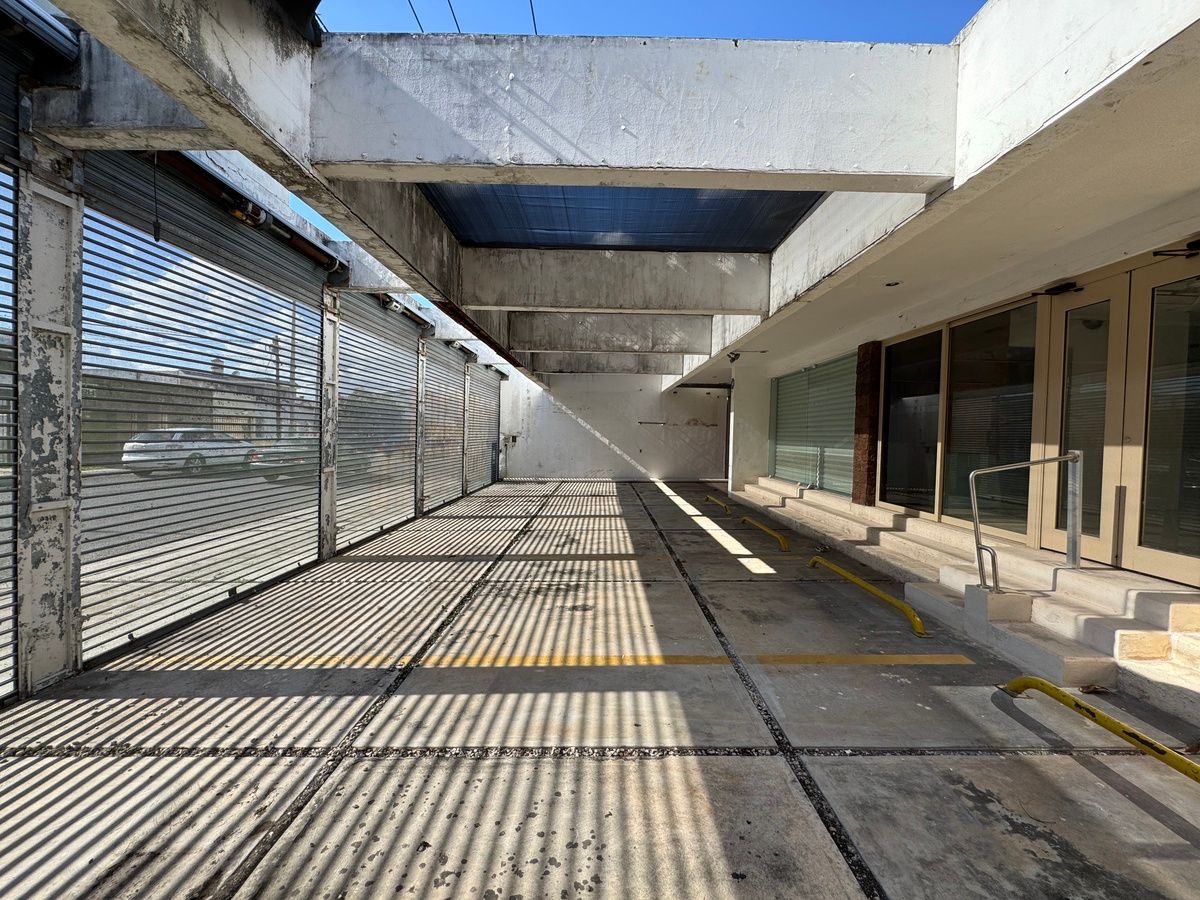 Local comercial sobre avenida Cupules — foto 3