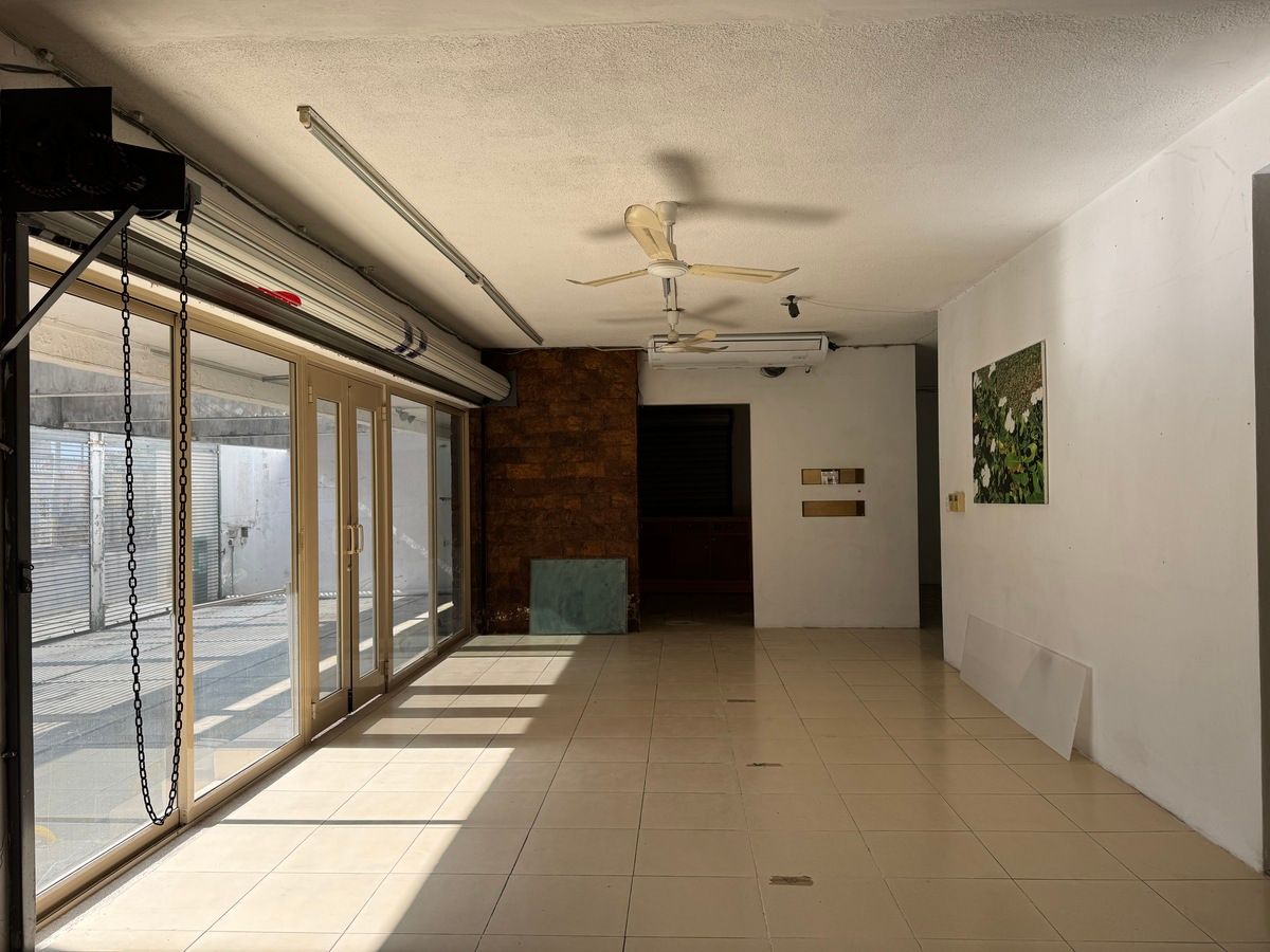 Local comercial sobre avenida Cupules — foto 5