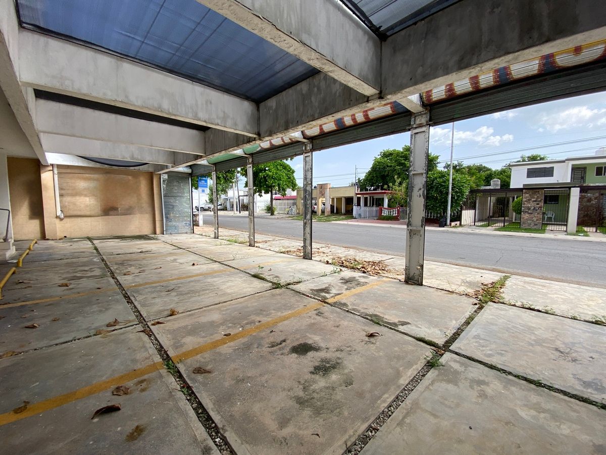 Local comercial sobre avenida Cupules — foto 4