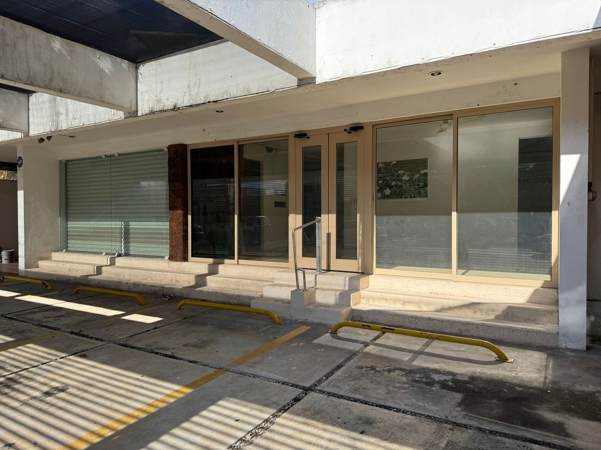 Local comercial sobre avenida Cupules — foto 5