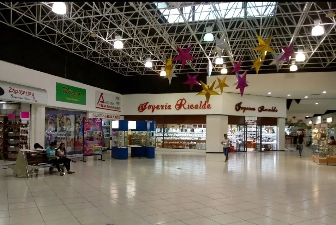 Local comercial en Plaza Fiesta Merida — foto 2
