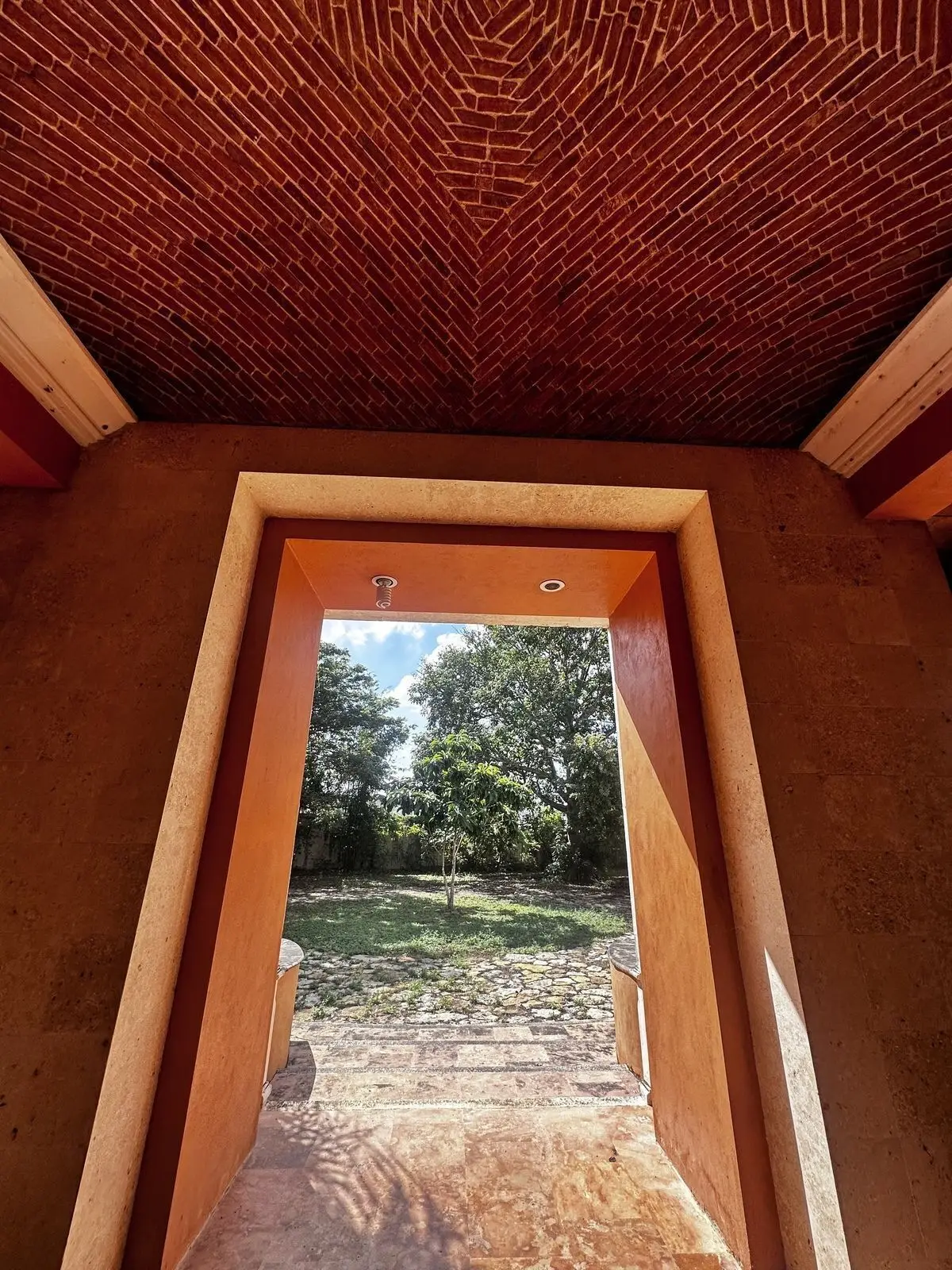 Residencia estilo colonial mexicana en macrolote ideal para desarrollar. — foto 6
