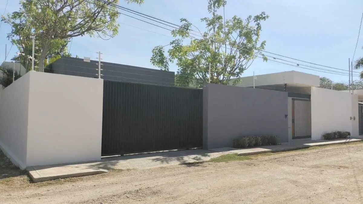 Casa de un piso, con paneles solares, en Cholul al norte de Mérida — foto 2