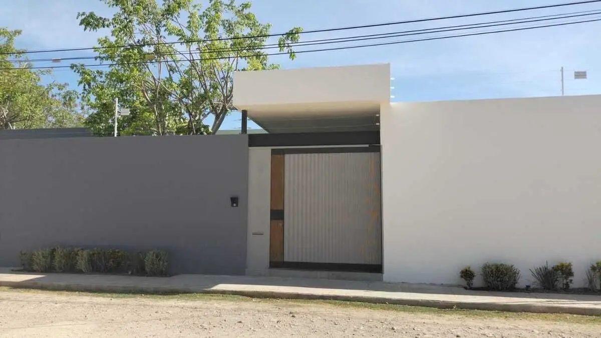 Casa de un piso, con paneles solares, en Cholul al norte de Mérida — foto 4