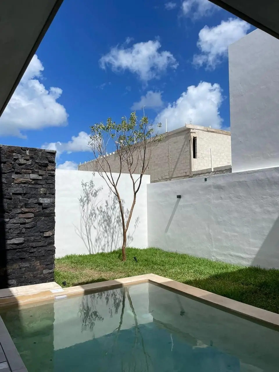 Residencia estilo modernista en privada al norte de Merida Yucatan — foto 2