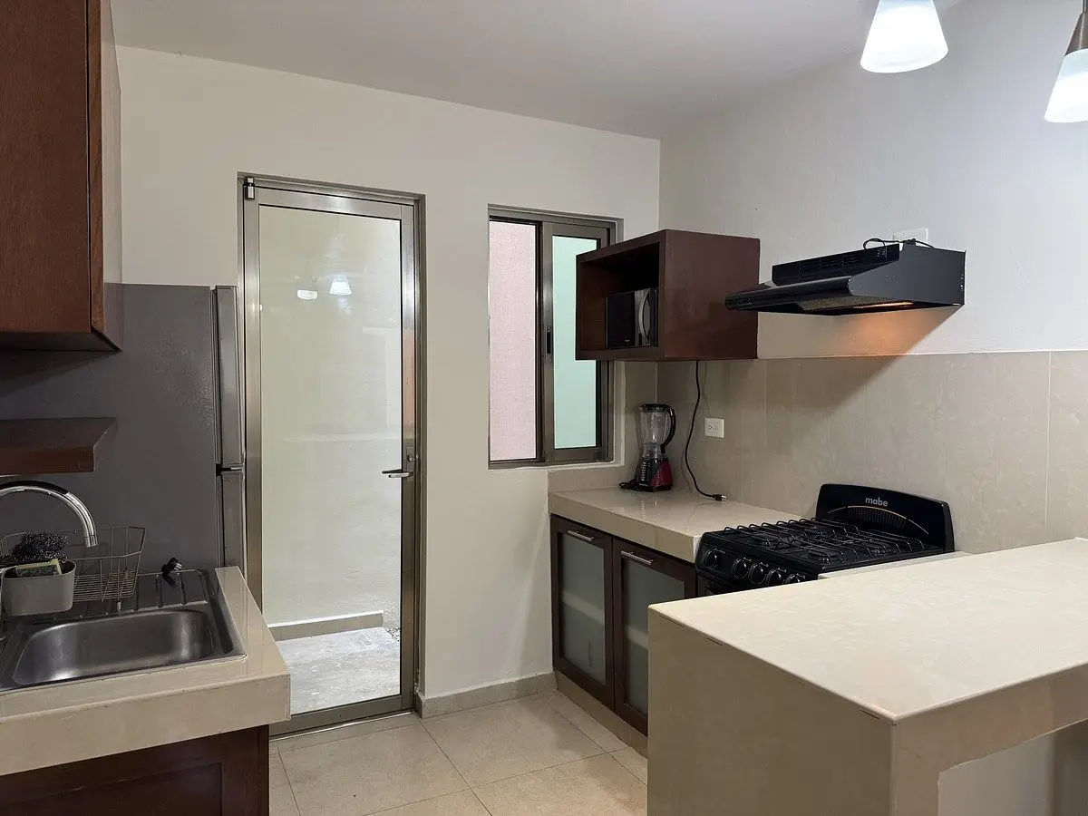 Departamento amueblado 2 recamaras planta baja sobre Av. Garcia Lavin Mérida — foto 6
