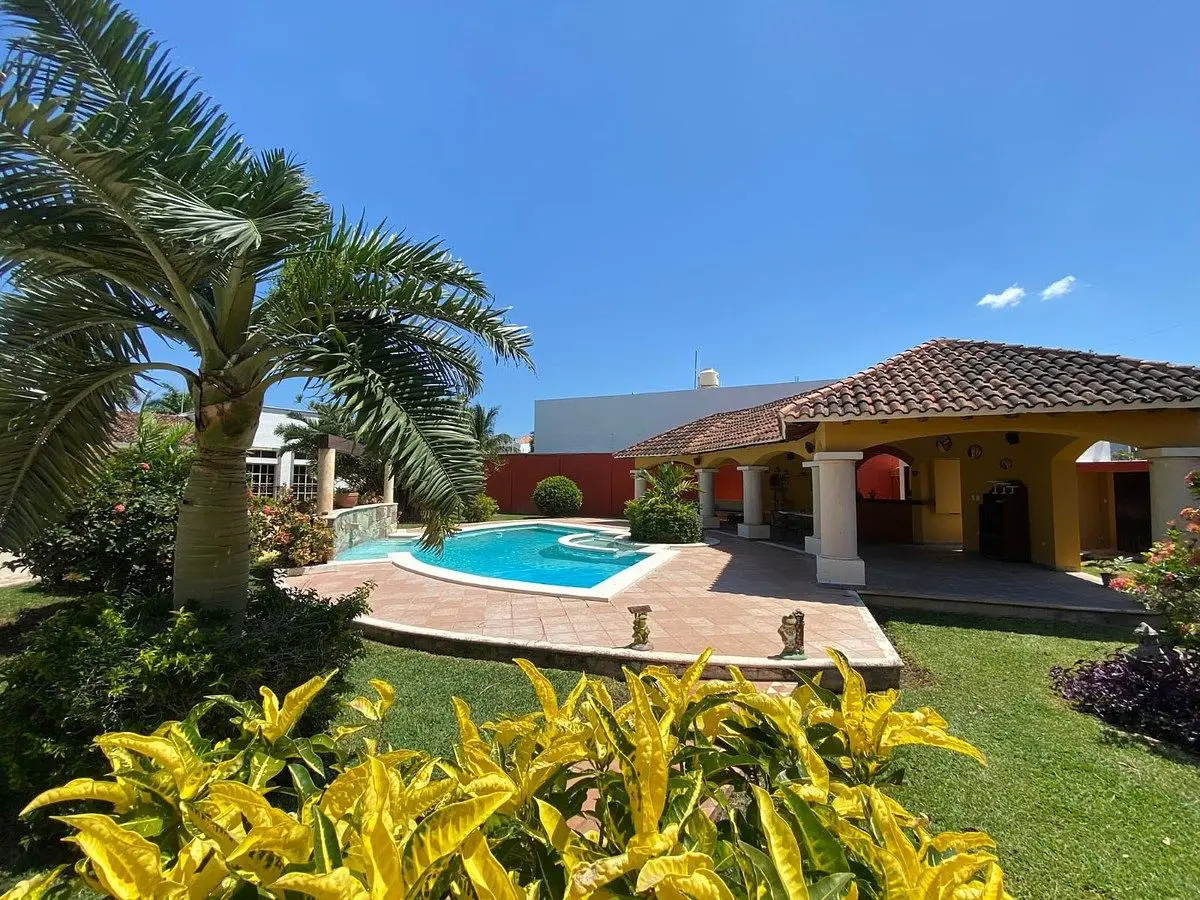 Residencia con alberca en amplio terreno al norte de Mérida Yucatán — foto 5