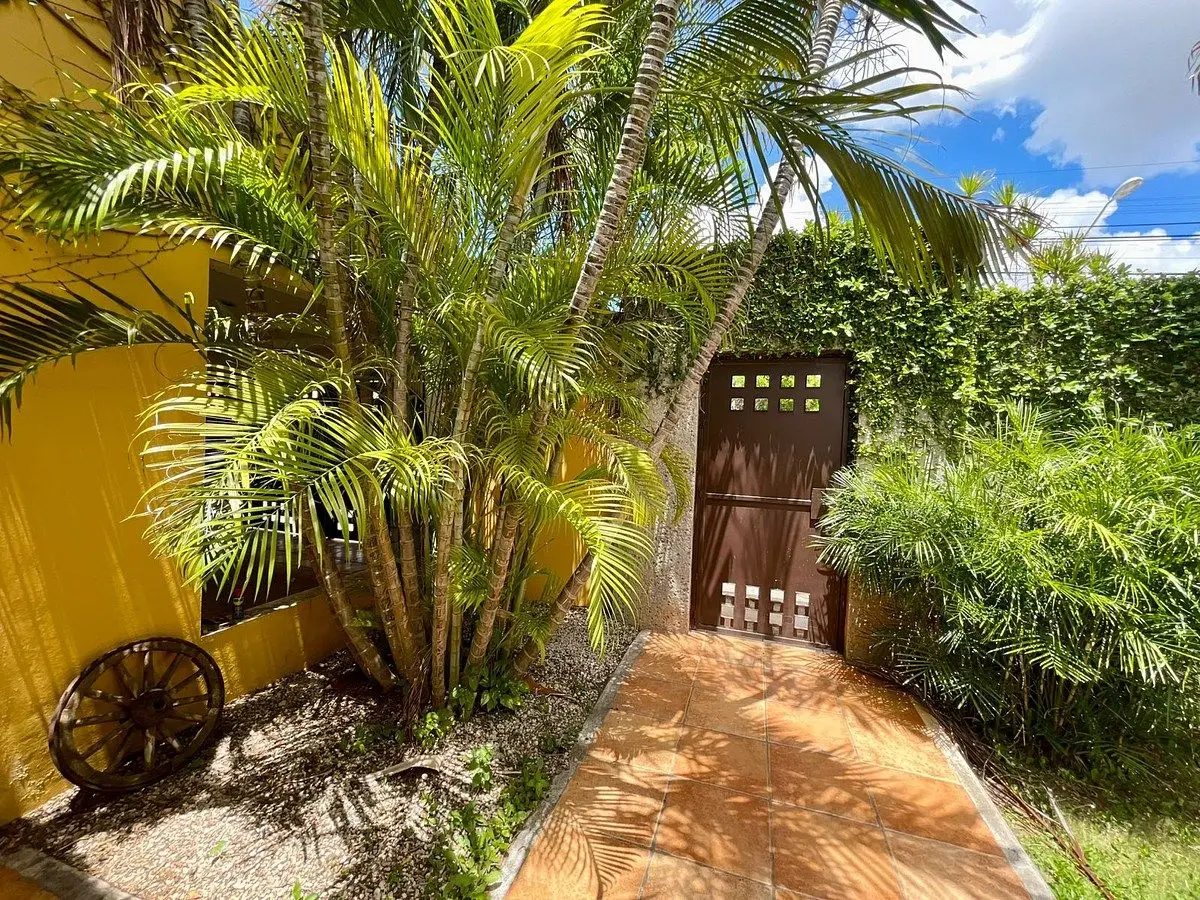 Residencia estilo mexicano moderno, con piscina y amplios jardines — foto 6