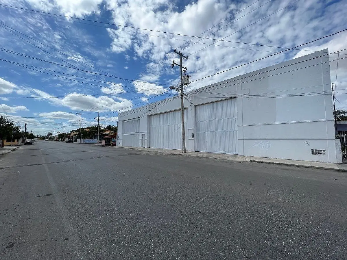 Amplia bodega en renta con oficinas ¡Equipada con Paneles Solares! — foto 4