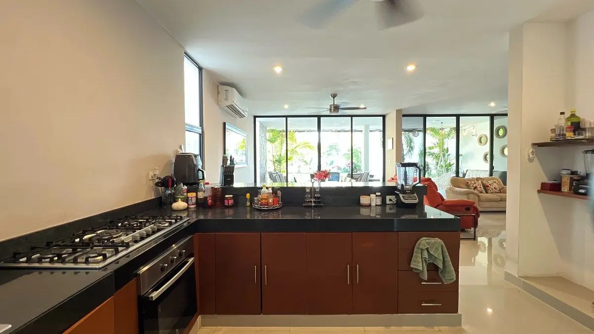 Casa en Venta Temozon Nte | 3 Recámaras, Alberca, Cochera para 5 Autos. — foto 11