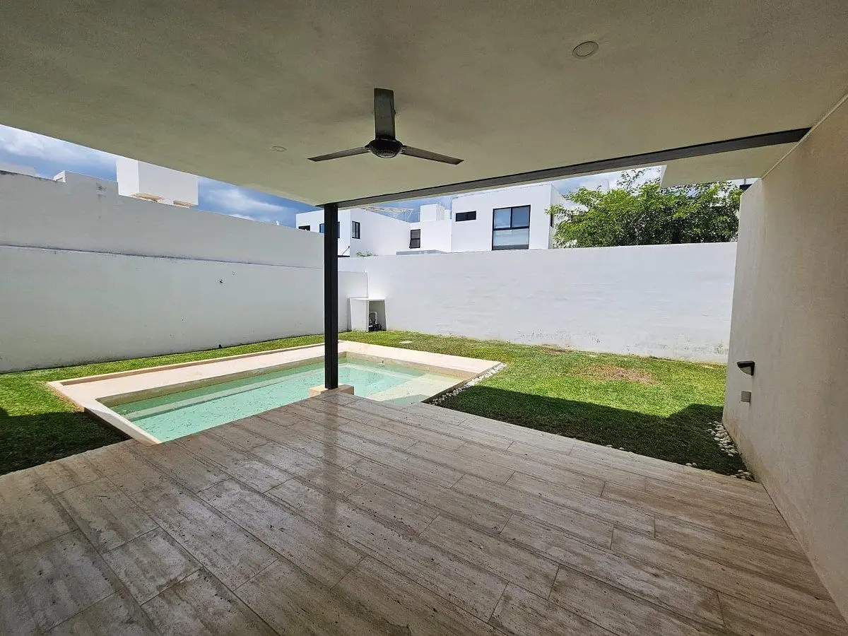 Casa en renta en privada 3 habitaciones y alberca al norte de Mérida, Yucatán. — foto 4