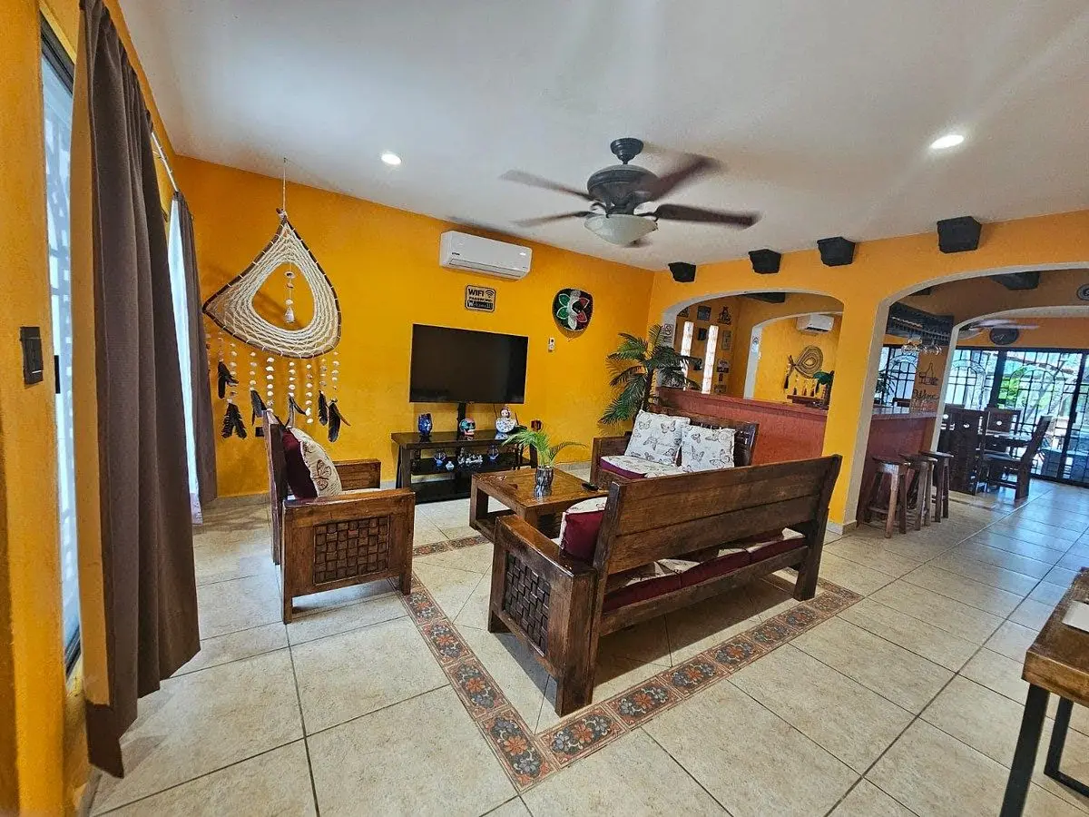 Casa en venta de 4 recamaras y alberca en Leandro Valle en Mérida, Yucatán. — foto 2