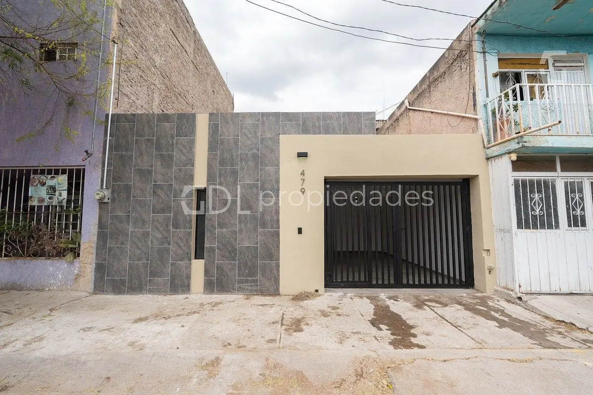 Constitución Casa Recién Remodelada en Venta