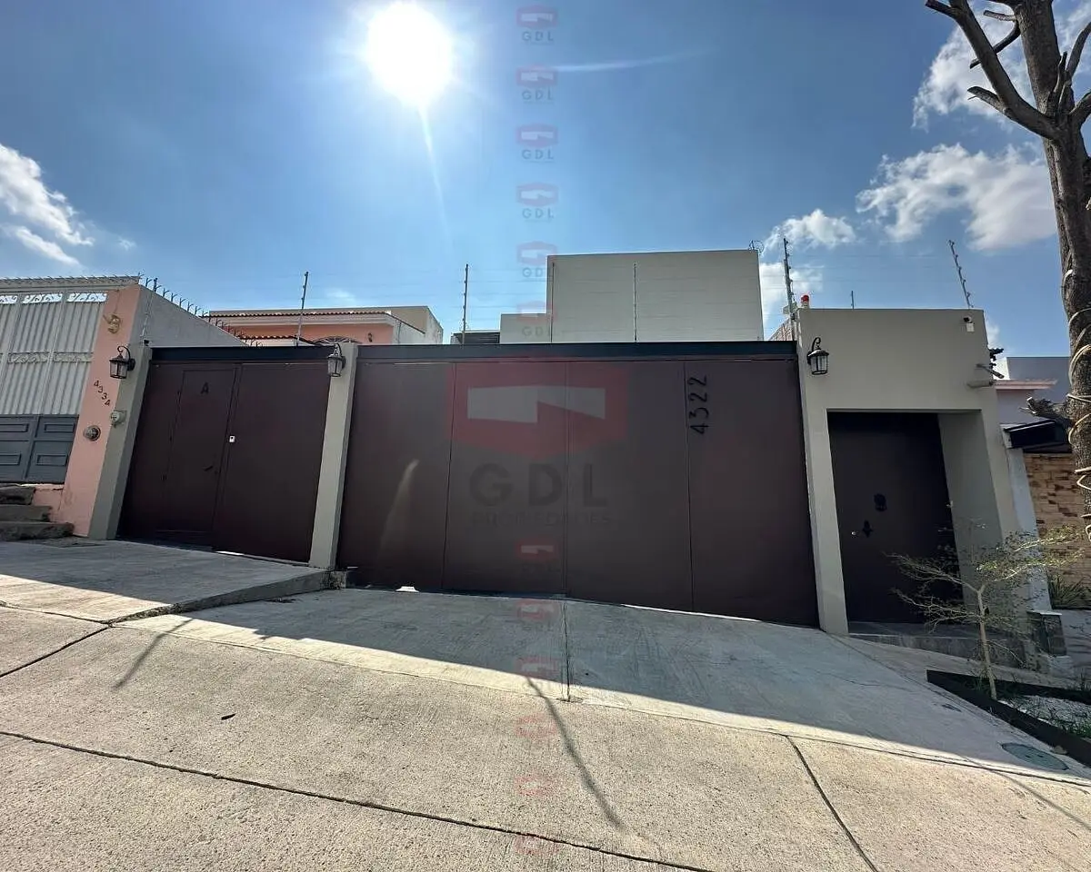 Bugambilias Casa con Departamento en Venta — foto 3