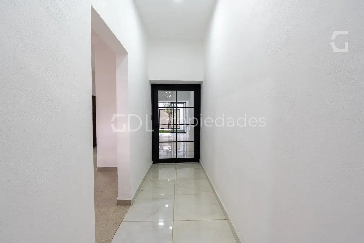 Medrano Casa Recien Remodelada en Venta — foto 5