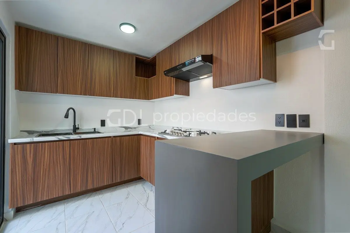 El Manantial Casa Recién Remodelada en Venta — foto 2