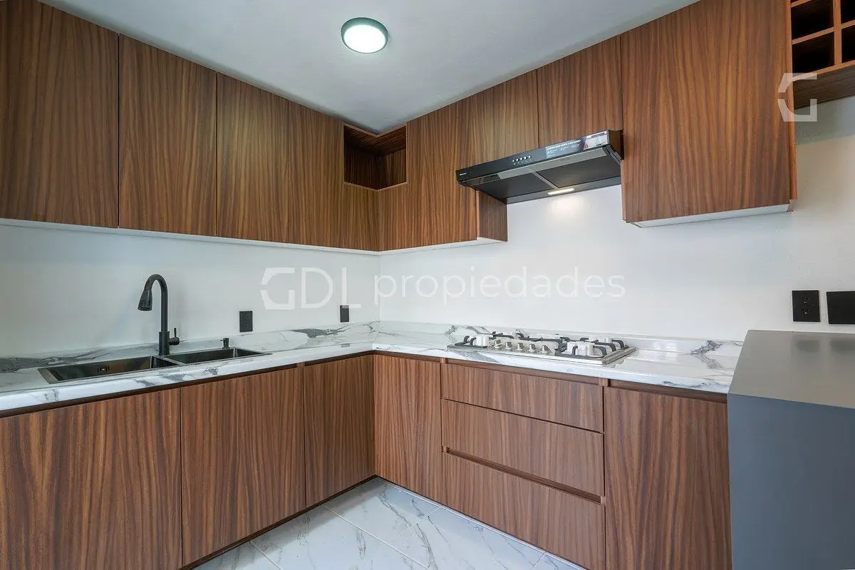 El Manantial Casa Recién Remodelada en Venta — foto 4