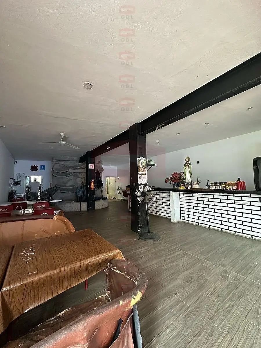 Malecón Local Comercial en Venta — foto 3