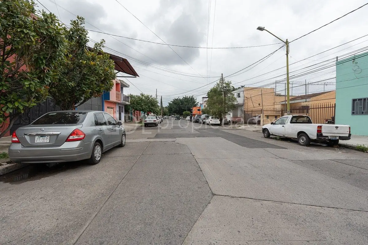 Ventura Anaya Casa Muy Amplia en Venta — foto 3
