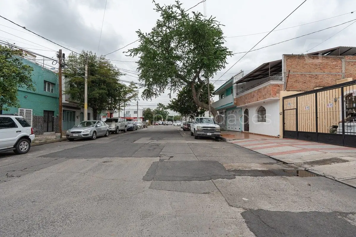 Ventura Anaya Casa Muy Amplia en Venta — foto 4