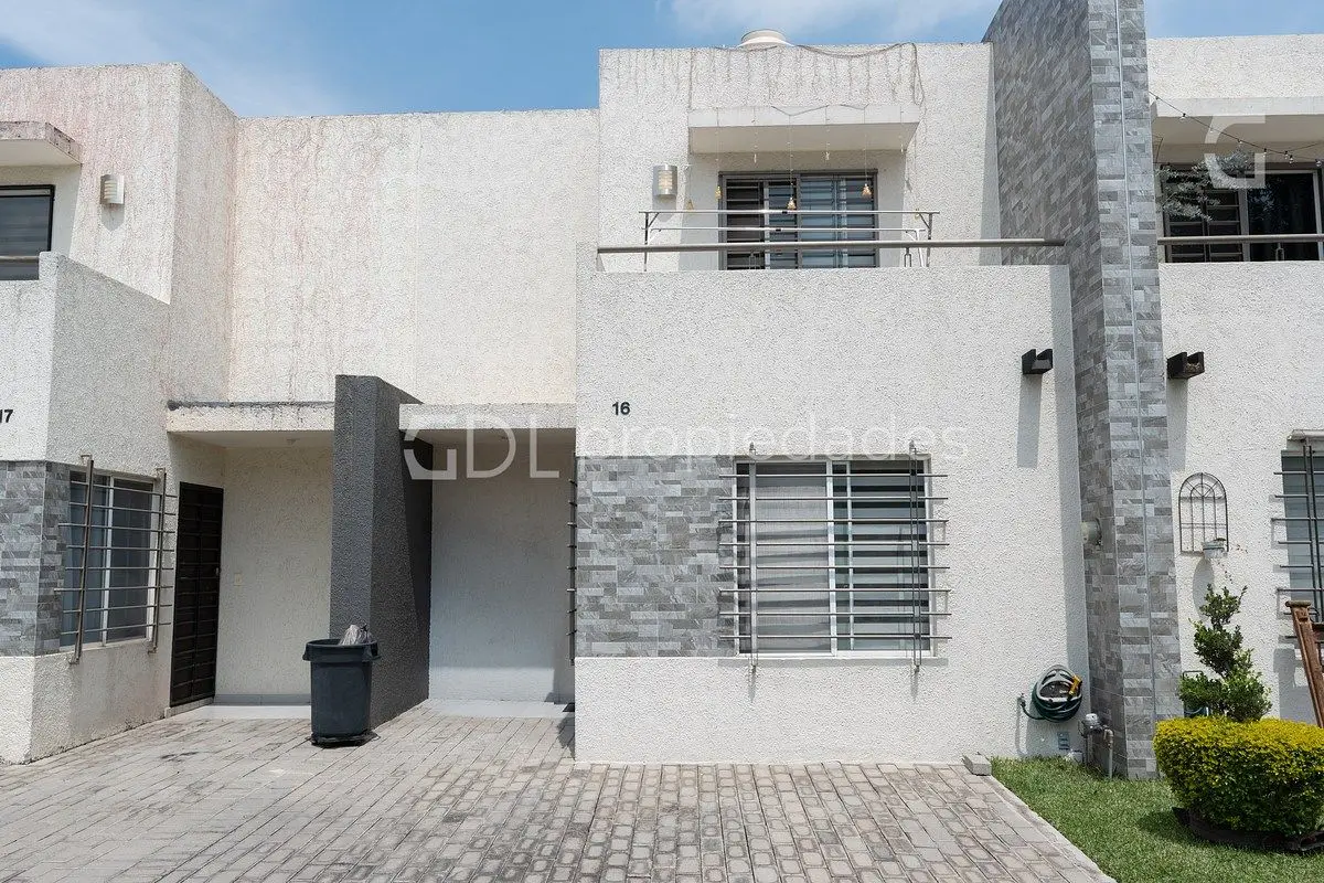 Alviento Residencial Casa Dentro de Fraccionamiento en Venta — foto 2