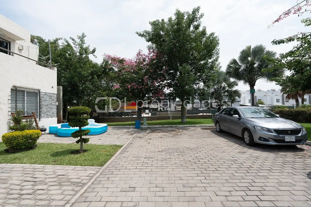 Alviento Residencial Casa Dentro de Fraccionamiento en Venta — foto 6