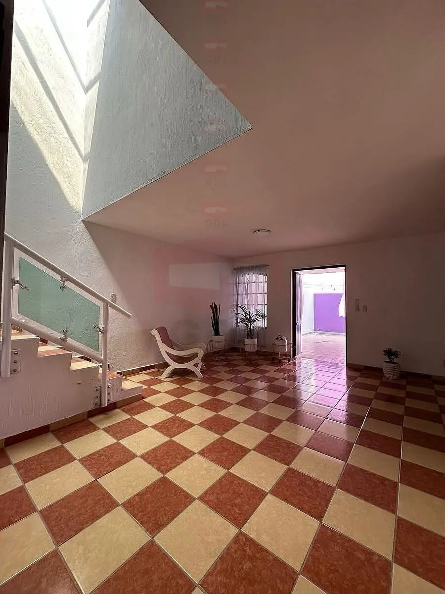 Pueblo Santa Anita Casa Amplia en Venta — foto 3