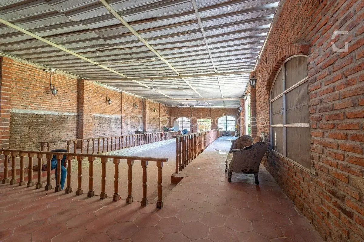 Vista Hermosa Terraza con Dos Casas en Venta — foto 6