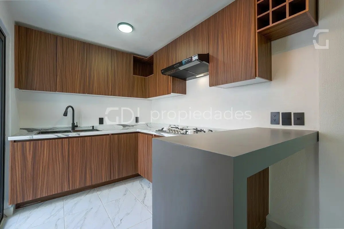 El Manantial Casa Recién Remodelada en Venta — foto 2