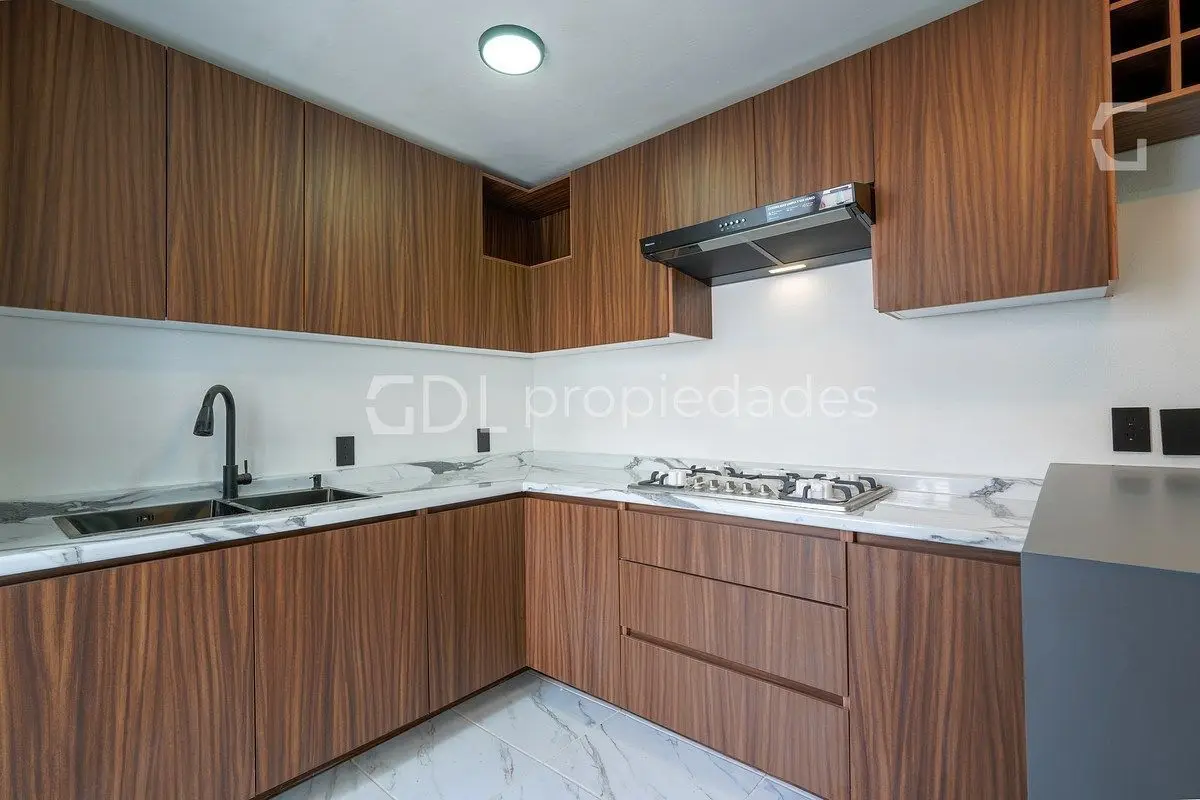 El Manantial Casa Recién Remodelada en Venta — foto 4