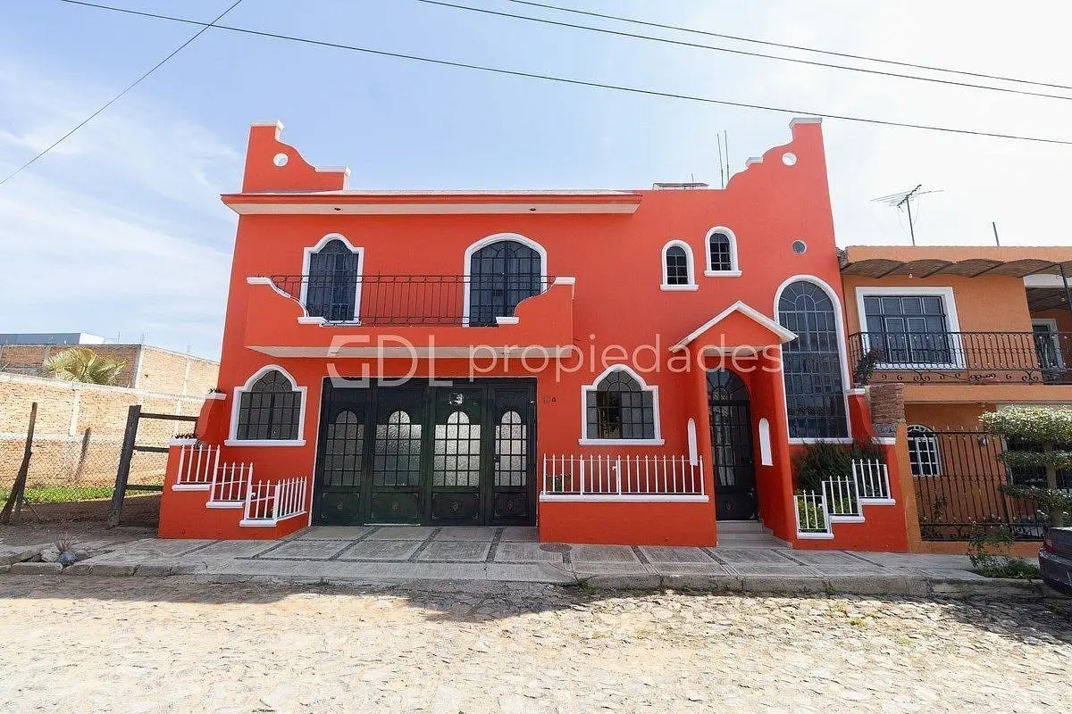 Tonalá Centro Casa Muy Amplia en Venta