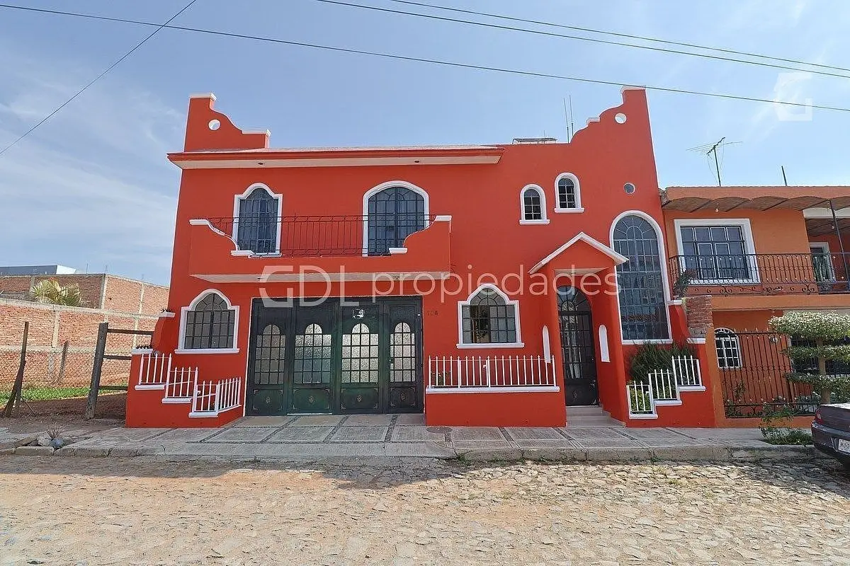 Tonalá Centro Casa Muy Amplia en Venta — foto 2
