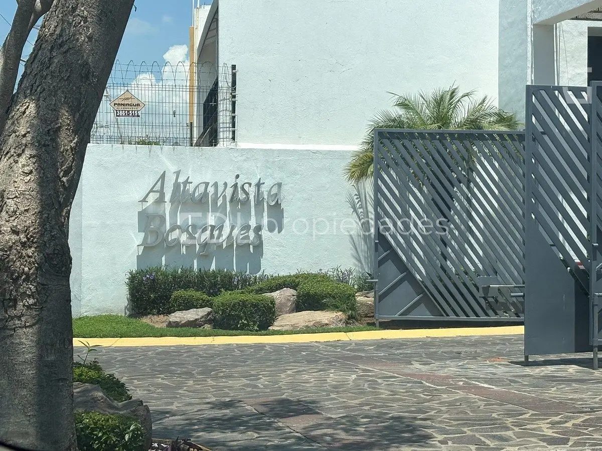 Altavista Bosques Casa Muy Amplia en Venta — foto 2