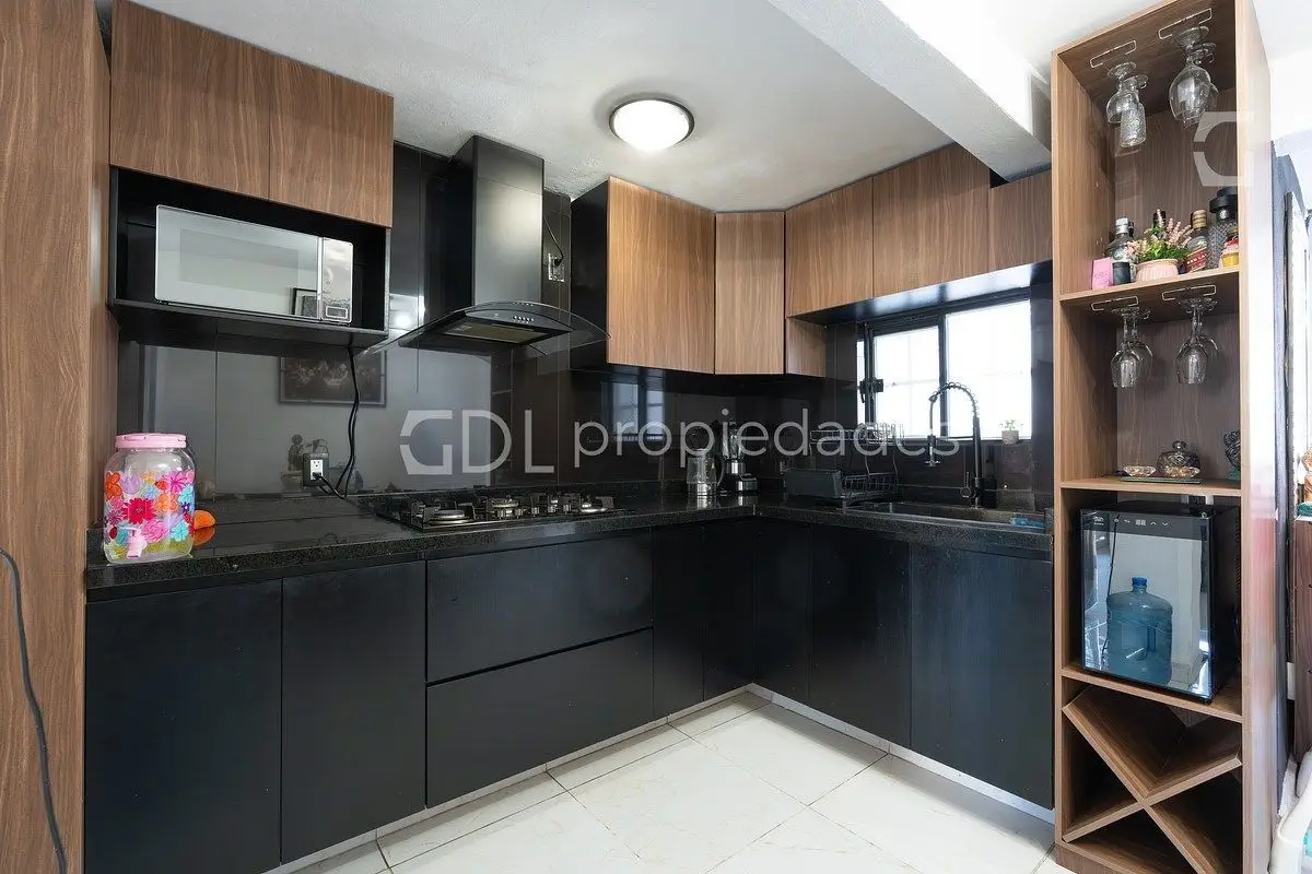 Zalate Casa a unas Cuadras de Malecón en Venta — foto 4