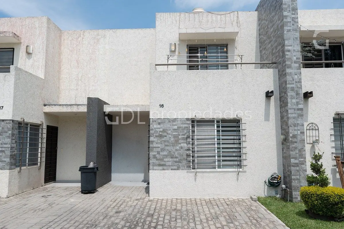 Alviento Residencial Casa Dentro de Fraccionamiento en Venta — foto 2