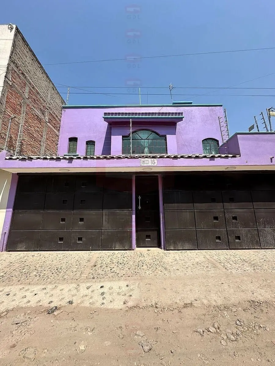 Pueblo Santa Anita Casa Amplia en Venta