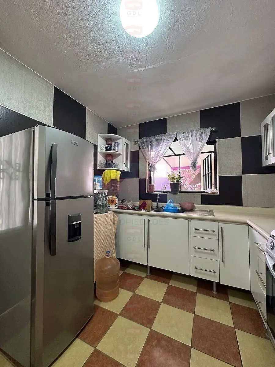 Pueblo Santa Anita Casa Amplia en Venta — foto 2