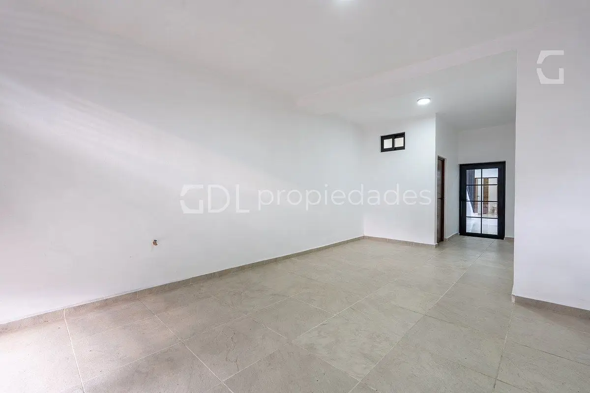 Medrano Casa Recien Remodelada en Venta — foto 3