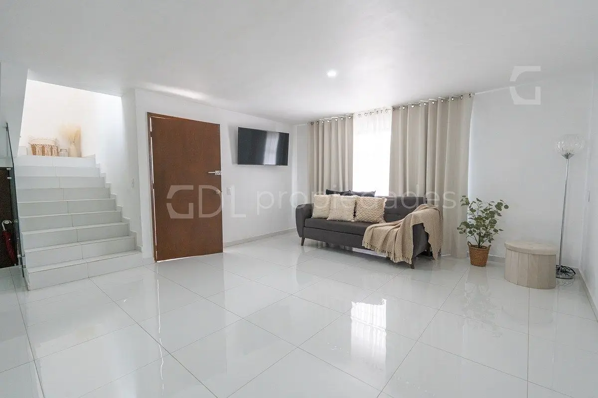 Fraccionamiento Colon Casa Remodelada Oportunidad — foto 2